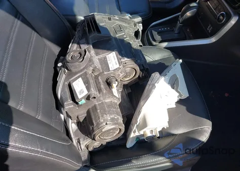 2021 Ford Ecosport Titanium z USA, uszkodzony, nr VIN MAJ6S3KL8MC445061